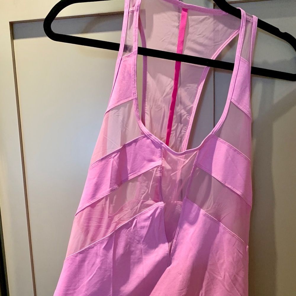 Lululemon peekabo tank